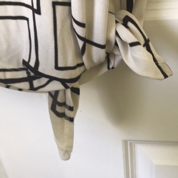 CHICO’S TRAVELERS TUNIC - Picture 4 of 5